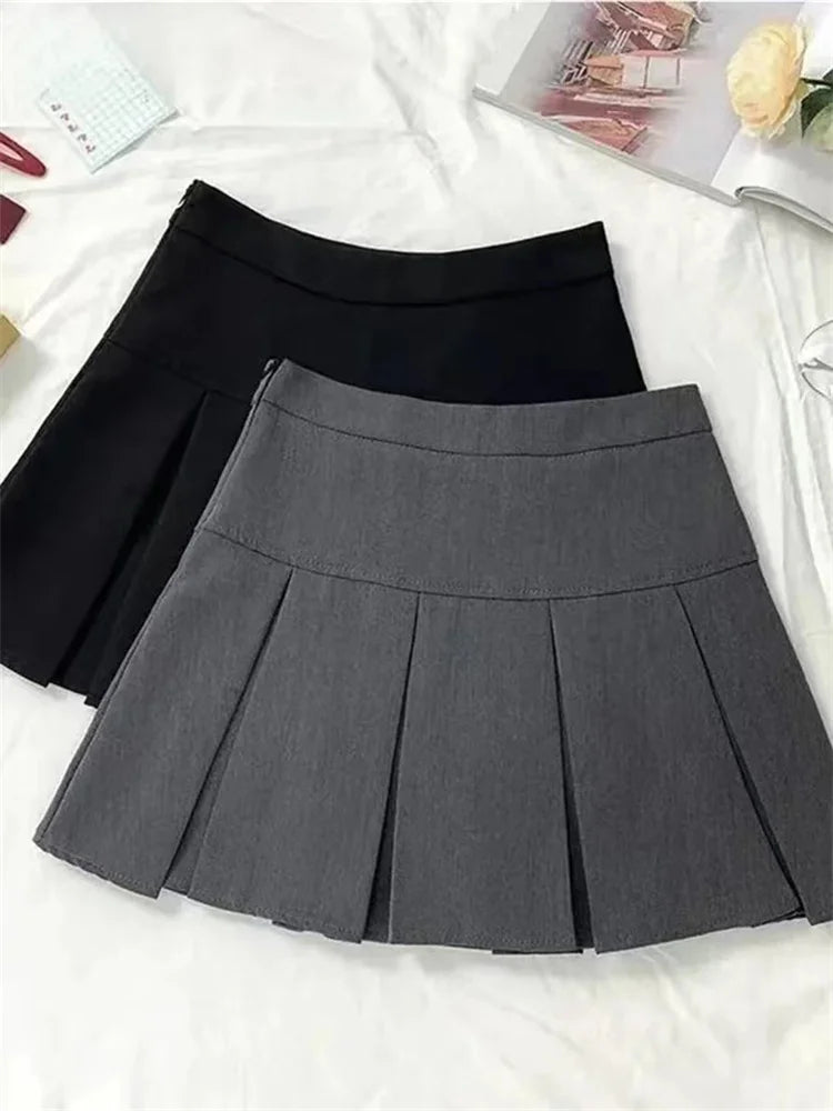 BLACK VINTAGE PLEATED MINI SKIRT