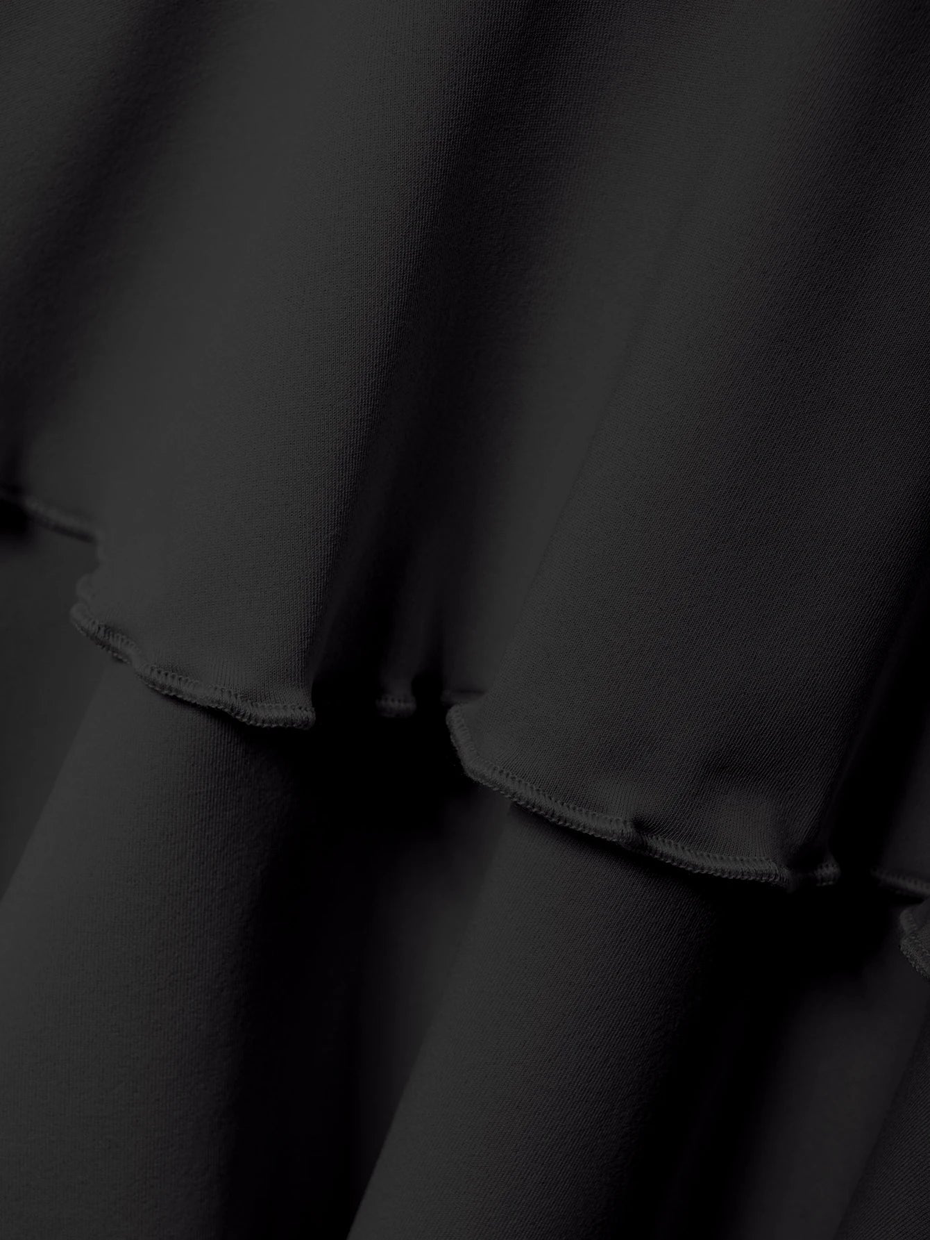 HIGH-WAIST BLACK MODERN SKIRT