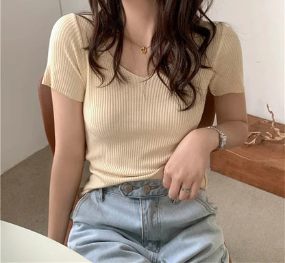 BEIGE CASUAL SLIM KNIT V-NECK SHIRT