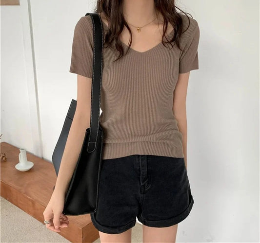 KHAKI CASUAL SLIM KNIT V-NECK SHIRT
