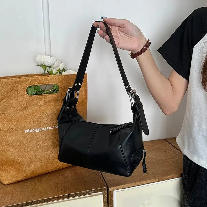 BLACK VINTAGE SHOULDER PURSE