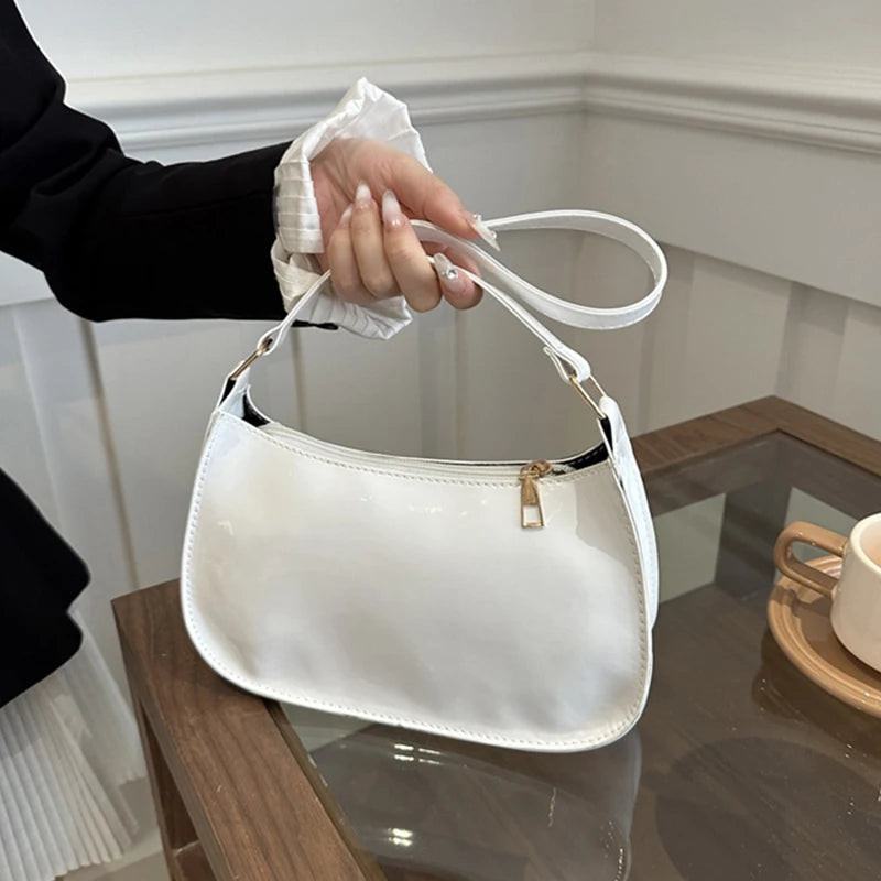 VINTAGE LEATHER WHITE SHOULDER BAG
