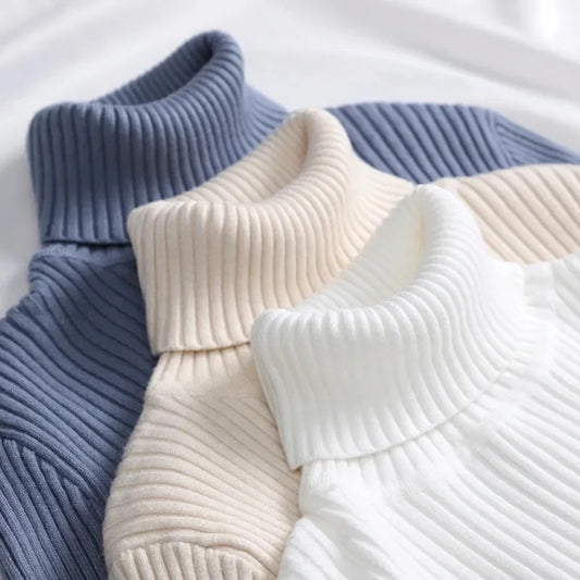 SLIM KNIT WHITE TURTLENECK SWEATER
