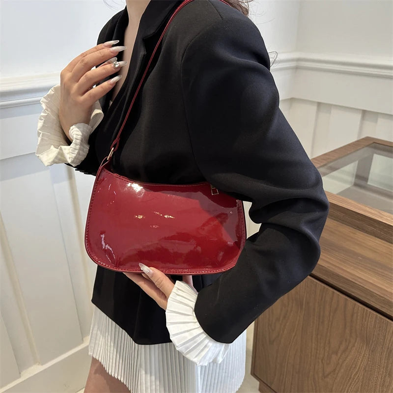 VINTAGE LEATHER RED SHOULDER BAG