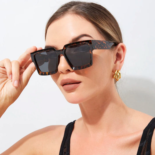 CLASSIC SQUARE LEOPARD SUNGLASSES