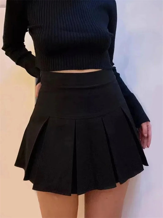 BLACK VINTAGE PLEATED MINI SKIRT