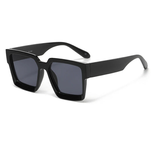 CLASSIC SQUARE BLACK SUNGLASSES