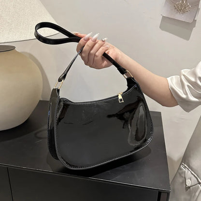 VINTAGE LEATHER BLACK SHOULDER BAG